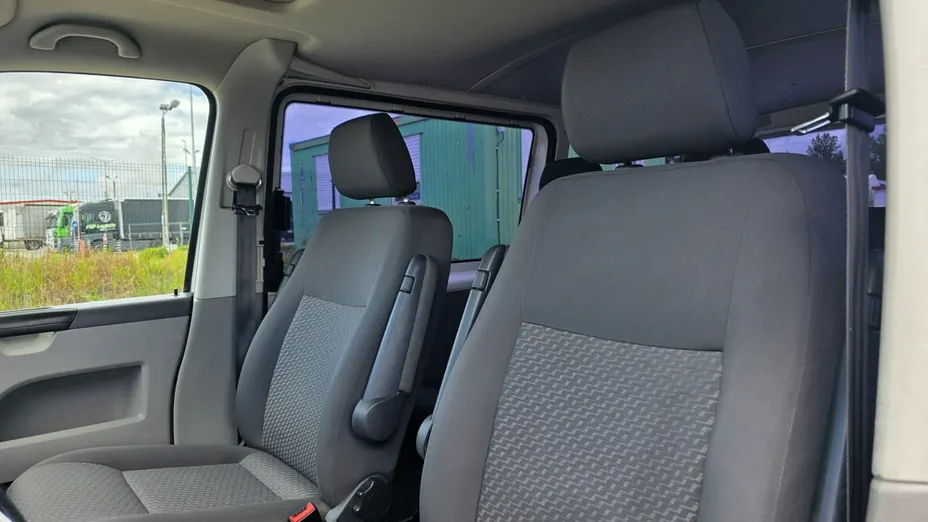 VOLKSWAGEN Transporter -