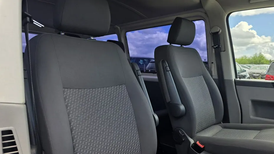 VOLKSWAGEN Transporter -