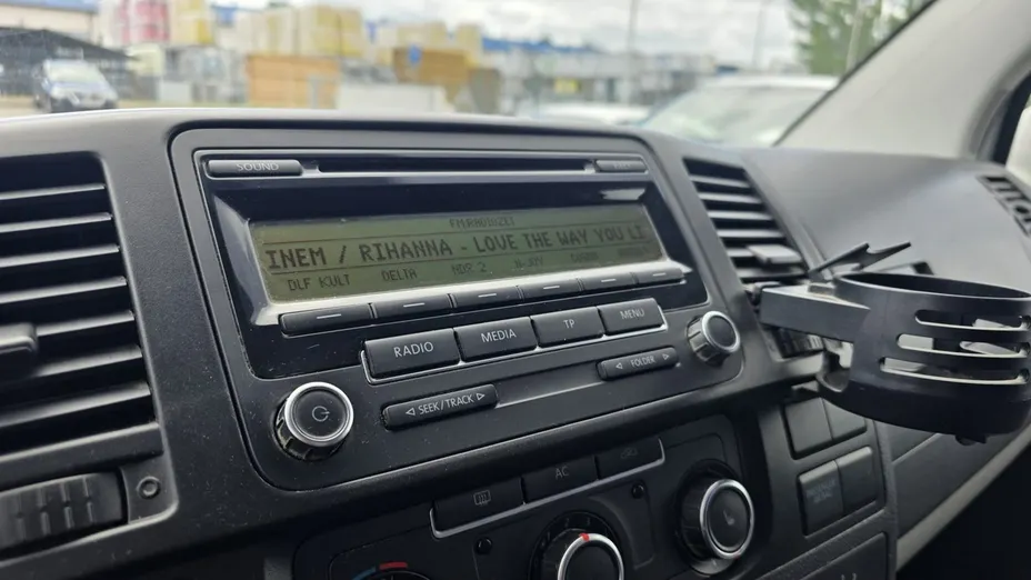 VOLKSWAGEN Transporter -