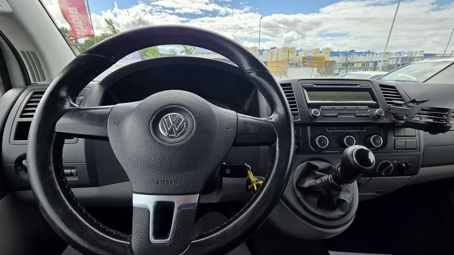 VOLKSWAGEN Transporter -