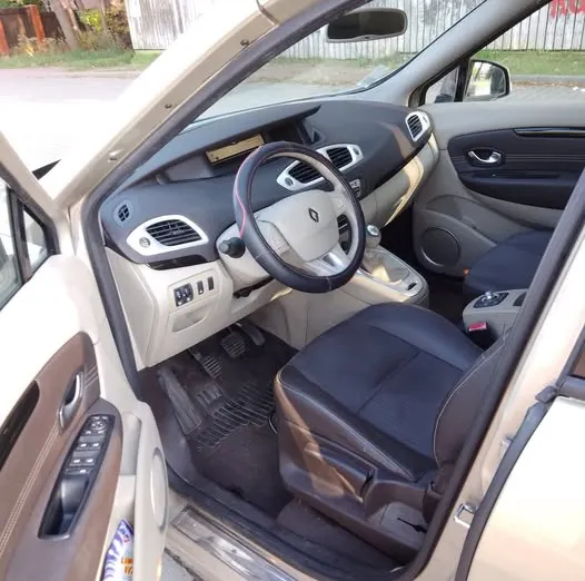 RENAULT Scenic Megane Scenic 1.9 dCi RT (klm)