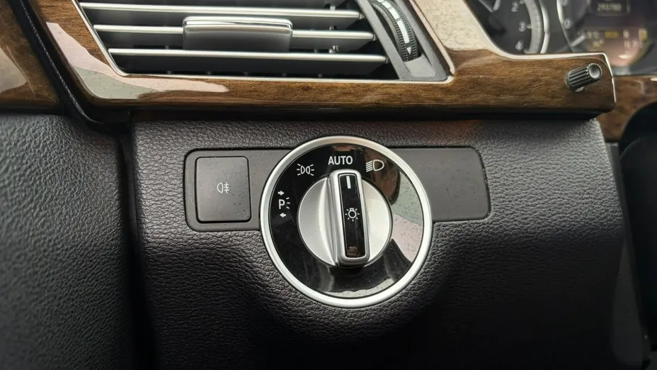 MERCEDES-BENZ E Klasa -