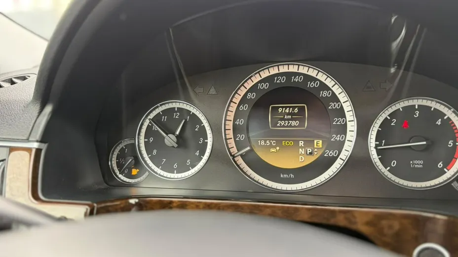 MERCEDES-BENZ E Klasa -