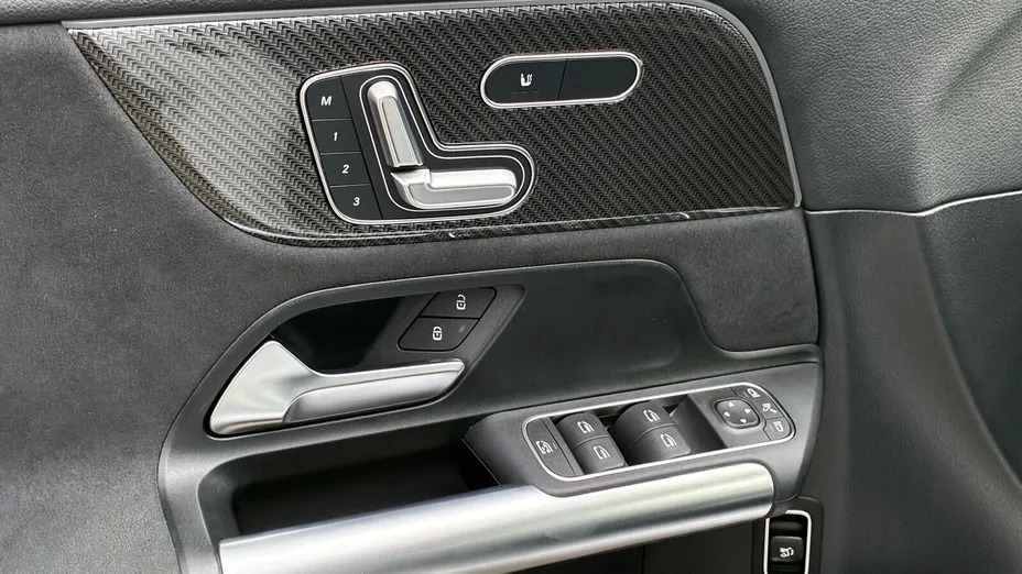 MERCEDES-BENZ GLA -