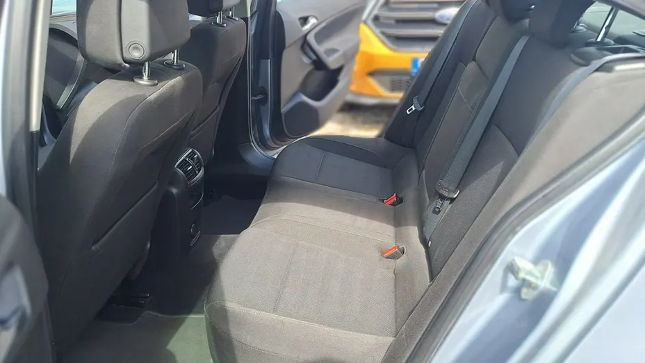 OPEL Insignia -