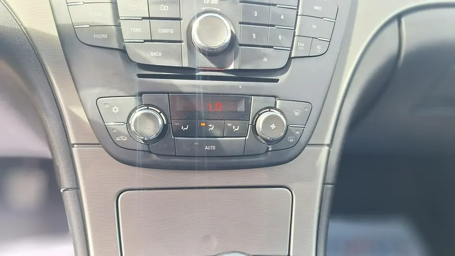 OPEL Insignia -