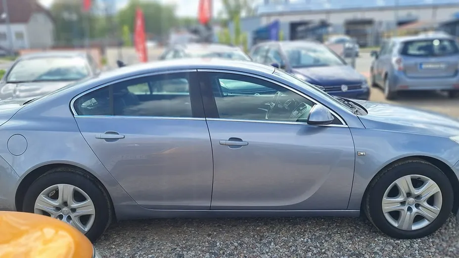 OPEL Insignia -