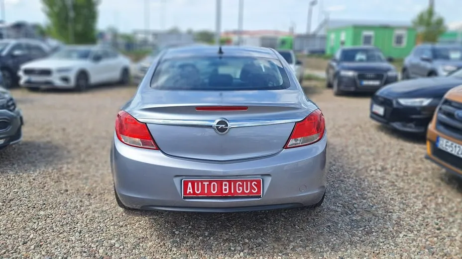 OPEL Insignia -