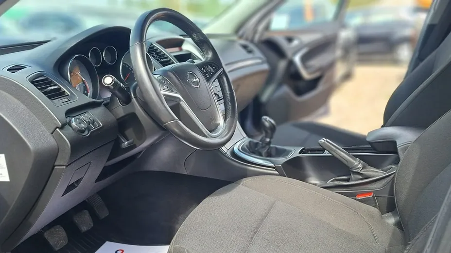 OPEL Insignia -