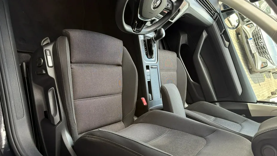 VOLKSWAGEN Passat -