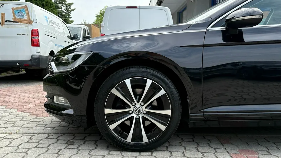 VOLKSWAGEN Passat -