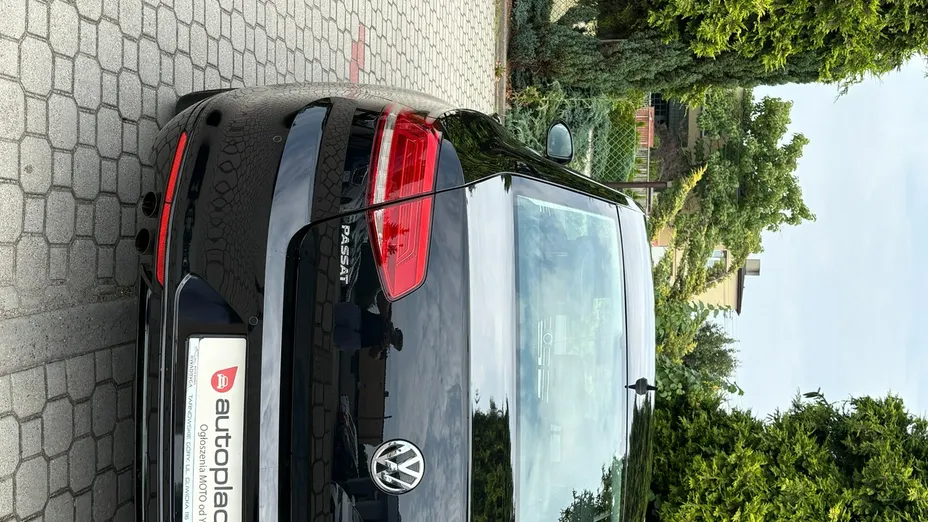 VOLKSWAGEN Passat -