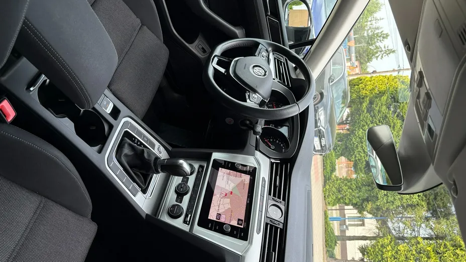 VOLKSWAGEN Passat -