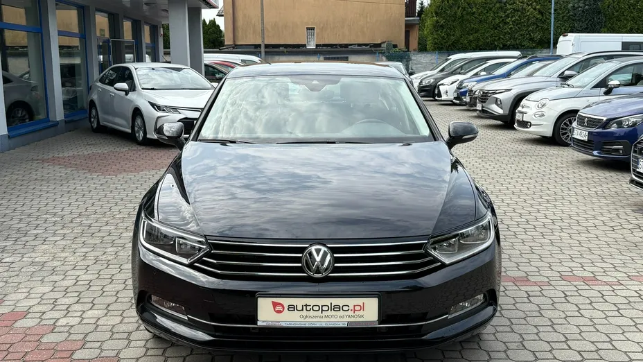 VOLKSWAGEN Passat -