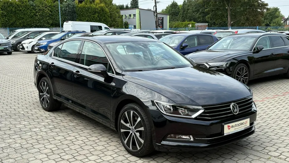 VOLKSWAGEN Passat -