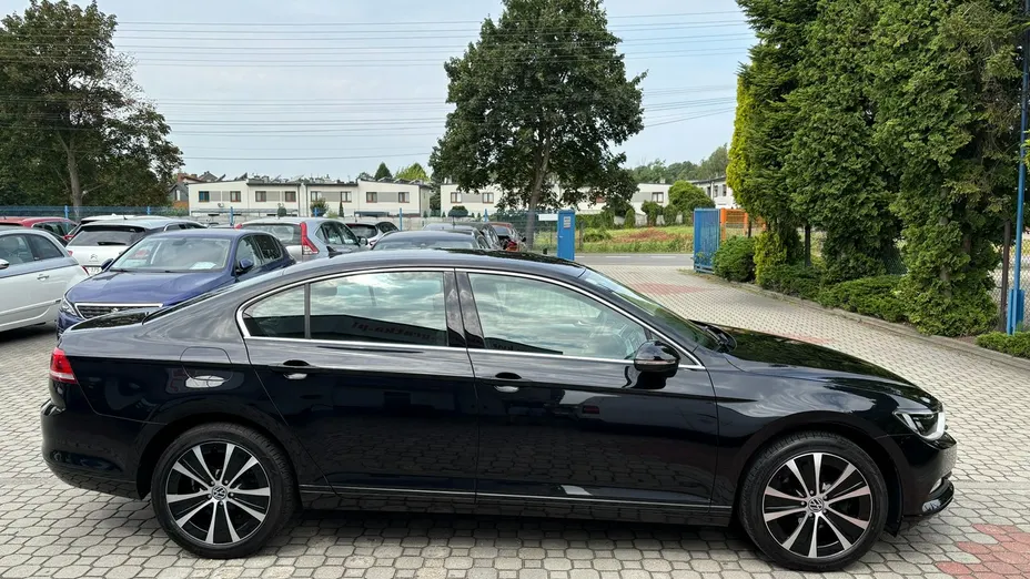 VOLKSWAGEN Passat -