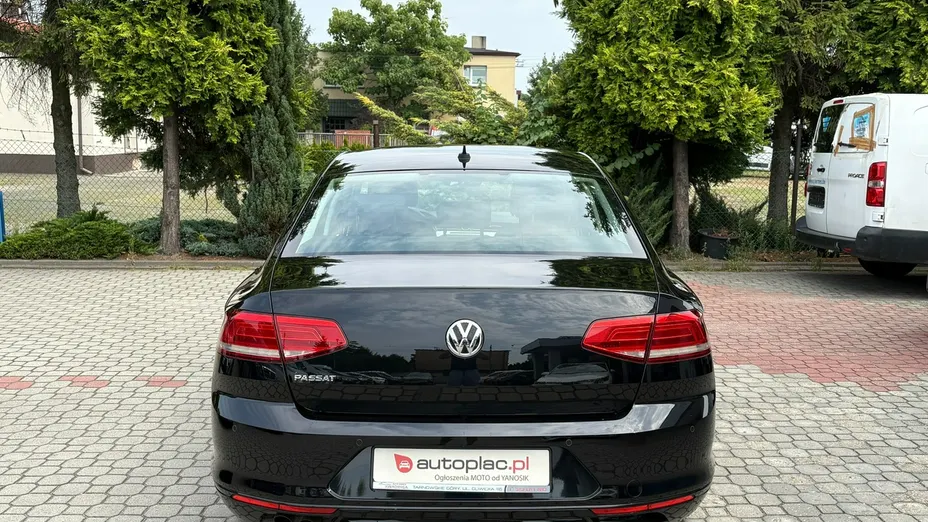 VOLKSWAGEN Passat -