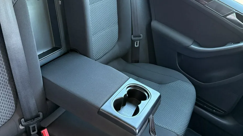 VOLKSWAGEN Jetta -