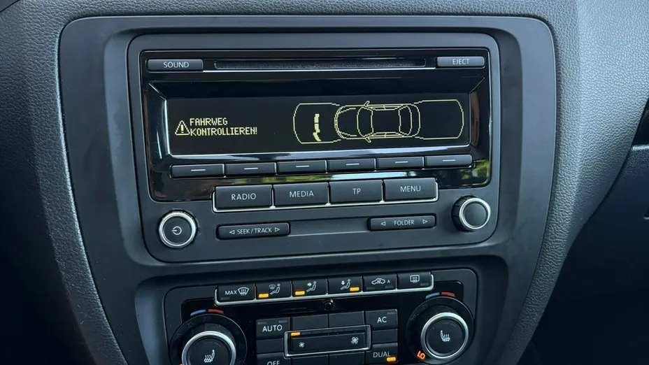 VOLKSWAGEN Jetta -