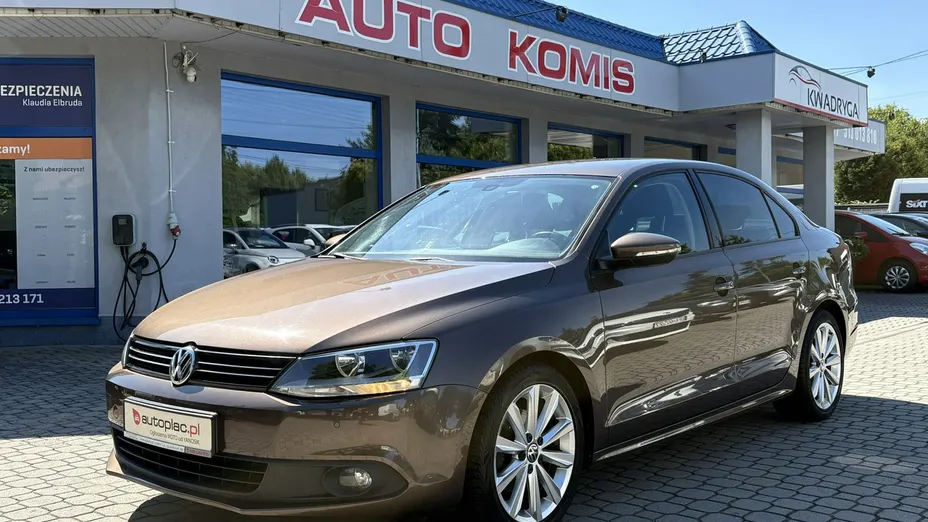 VOLKSWAGEN Jetta -