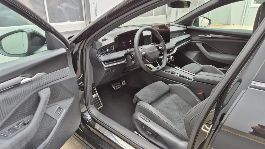 SKODA Superb Superb 2.0 TDI SCR 4x4 Sportline DSG