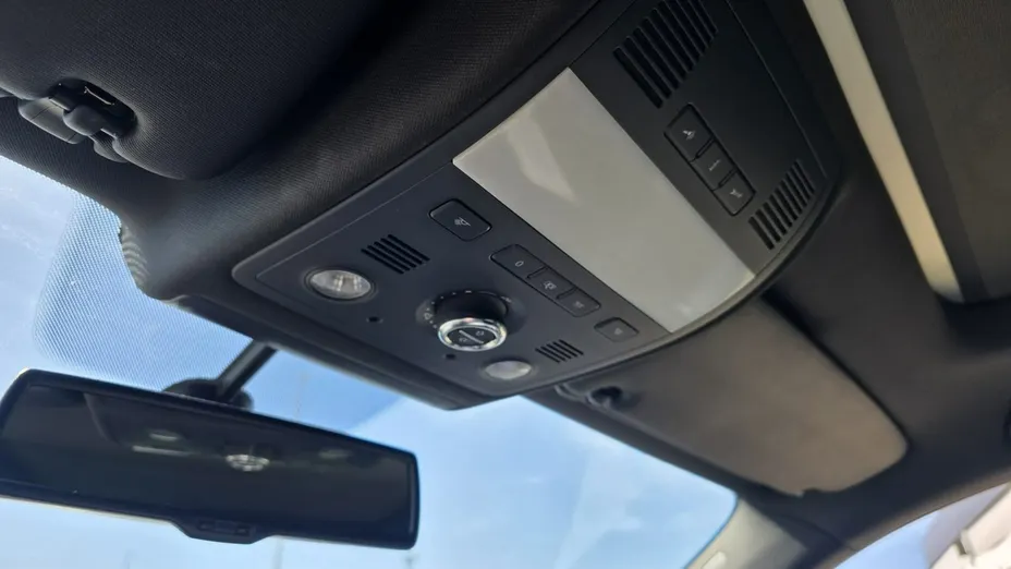 VOLKSWAGEN Touareg -