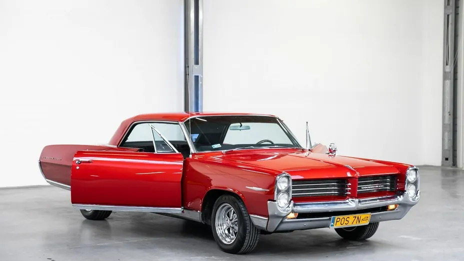 PONTIAC Bonneville -