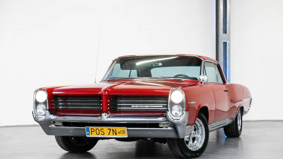 PONTIAC Bonneville -