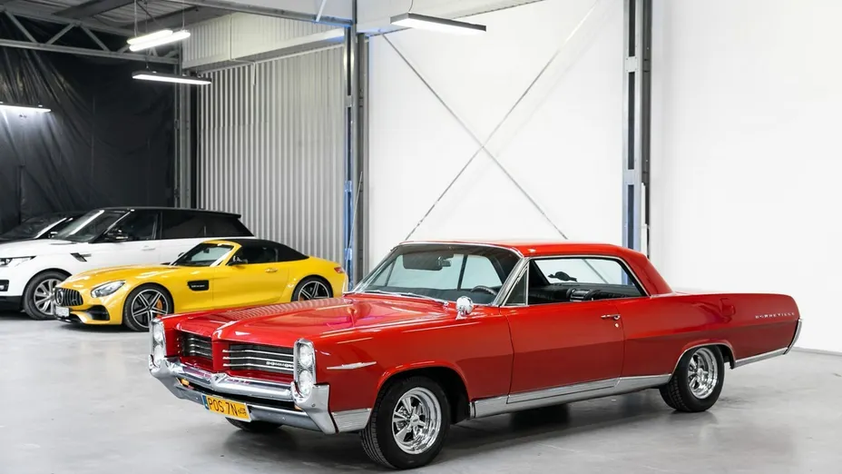 PONTIAC Bonneville -