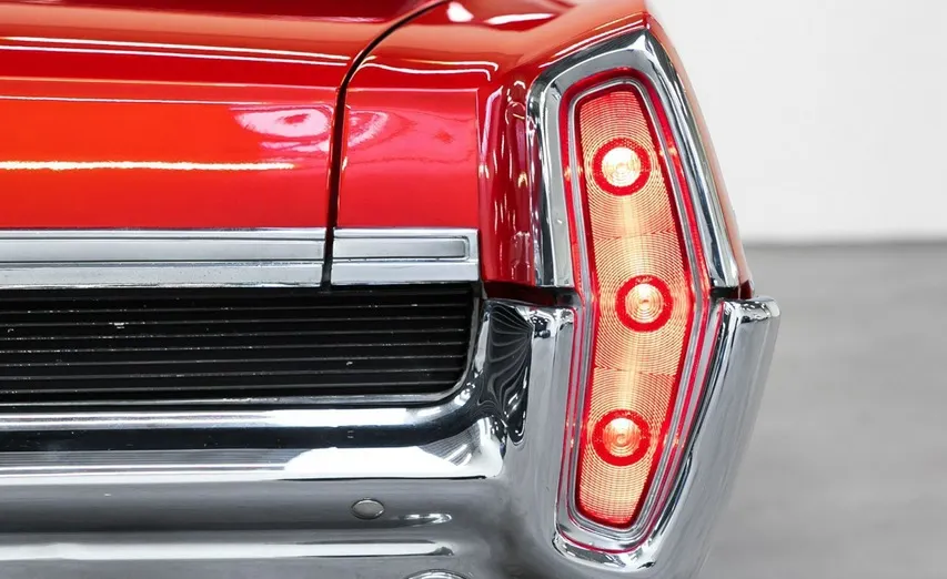 PONTIAC Bonneville -