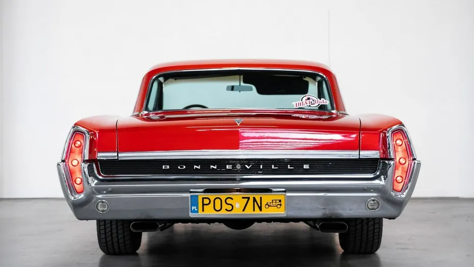 PONTIAC Bonneville -