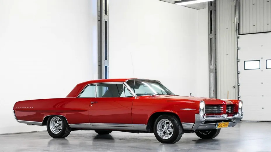 PONTIAC Bonneville -