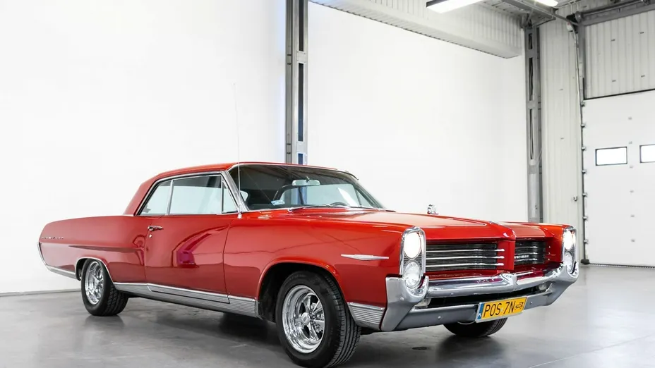 PONTIAC Bonneville -