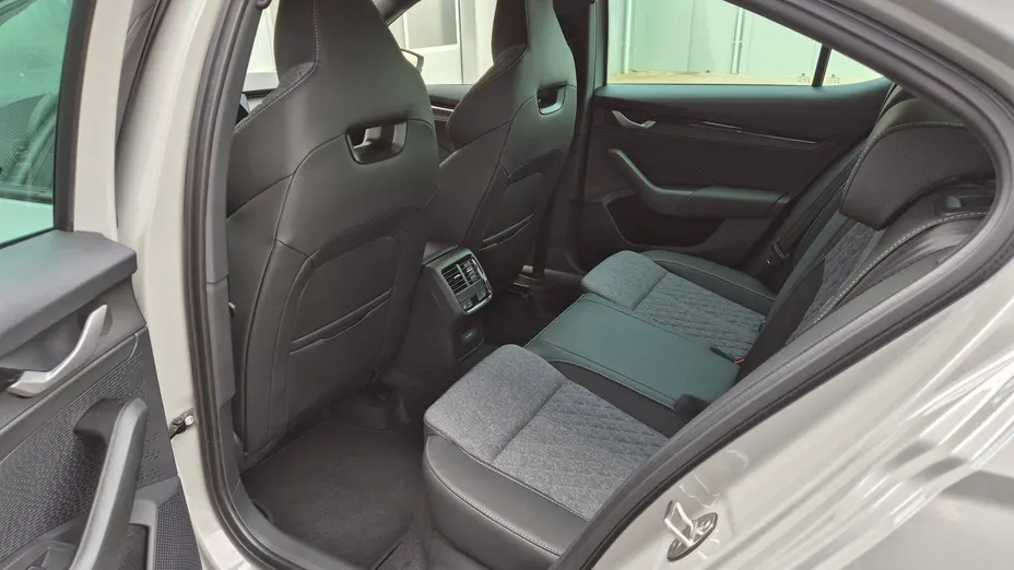 SKODA Octavia Octavia 2.0 TDI Sportline DSG Nowy
