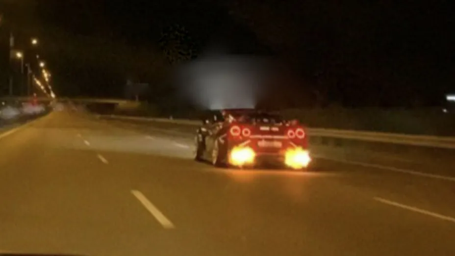 NISSAN GT-R -