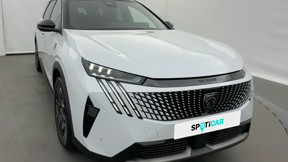 PEUGEOT 5008 -
