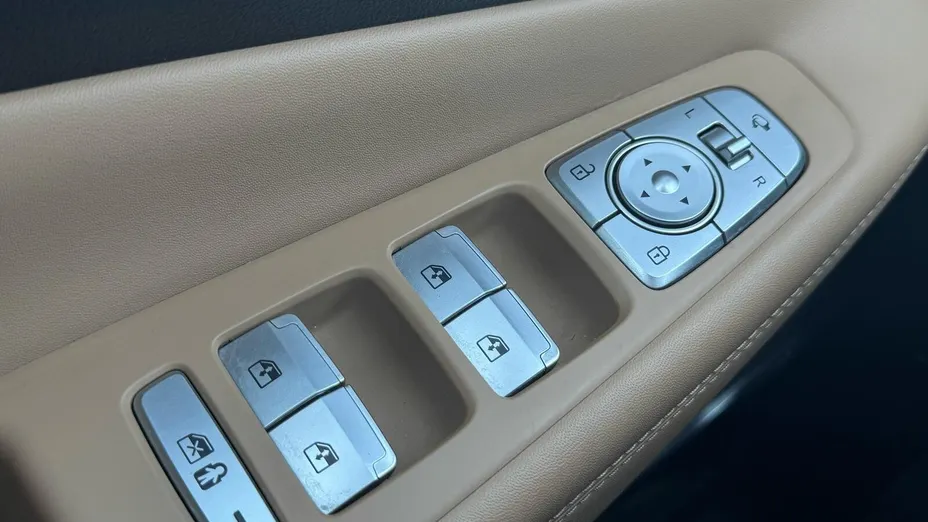 HYUNDAI Santa Fe Santa Fe 1.6 T-GDI PHEV Platinum 4WD aut