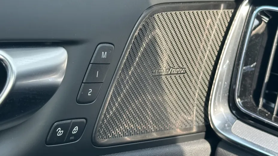 VOLVO V60 V60 B4 B Plus Dark aut