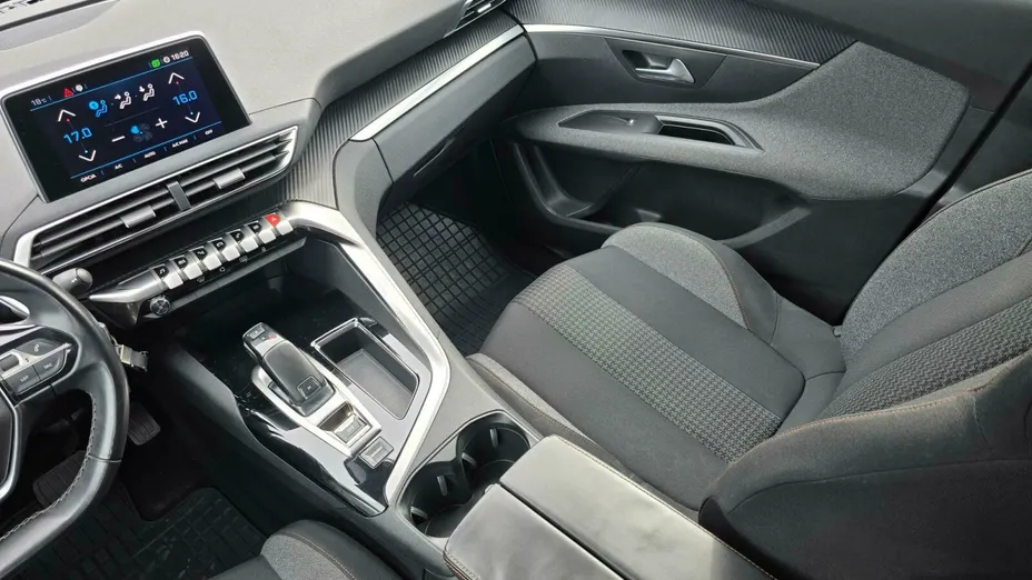 PEUGEOT 5008 5008 1.6 BlueHDI Allure S&S EAT6