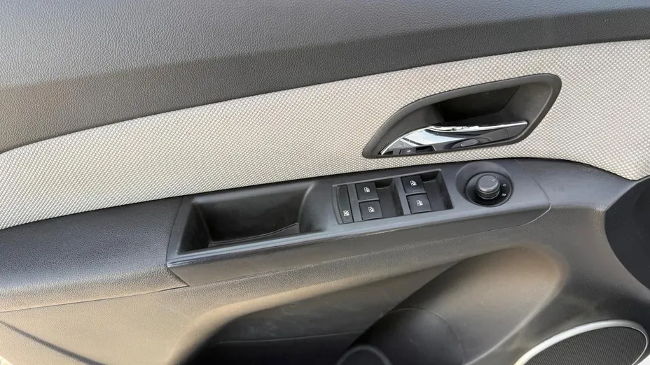 CHEVROLET Cruze -