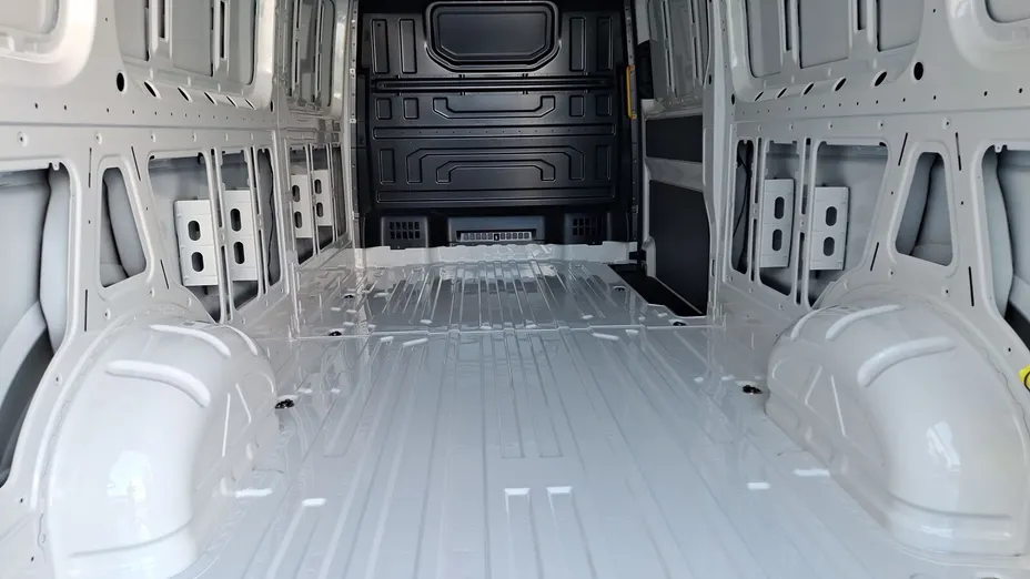 VOLKSWAGEN Crafter Crafter 35 BiTDI (14,4m3) aut Nowy