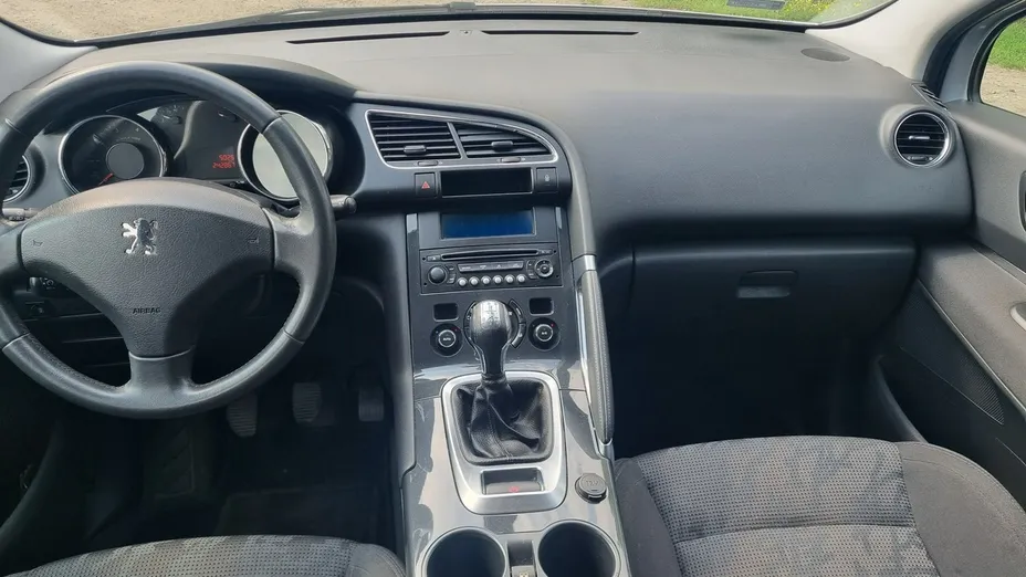 PEUGEOT 3008 -