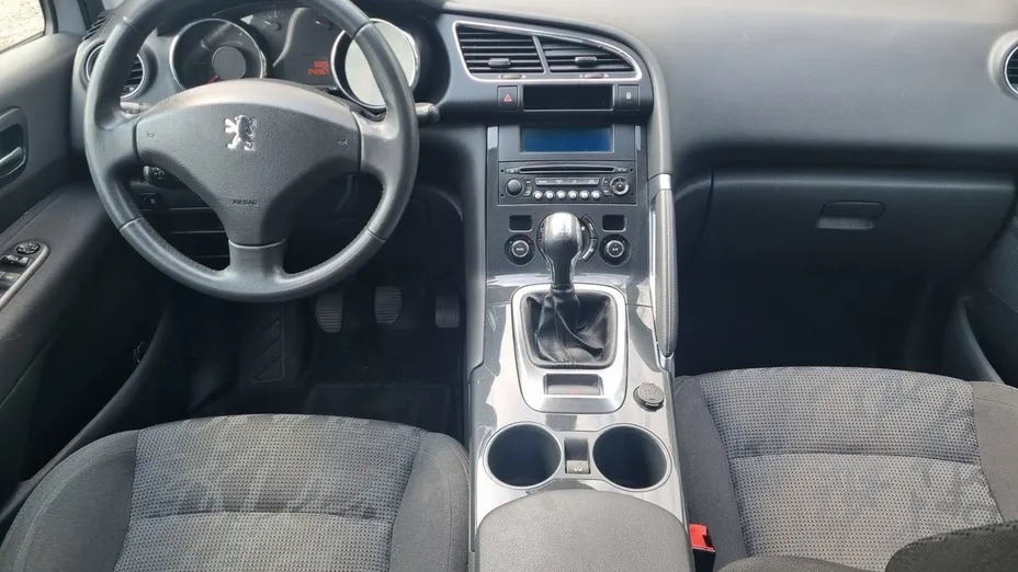 PEUGEOT 3008 -