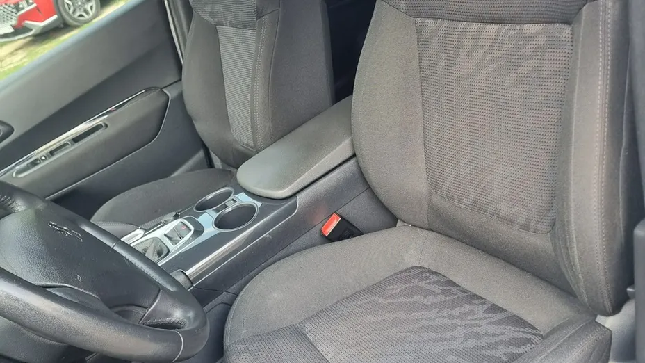 PEUGEOT 3008 -