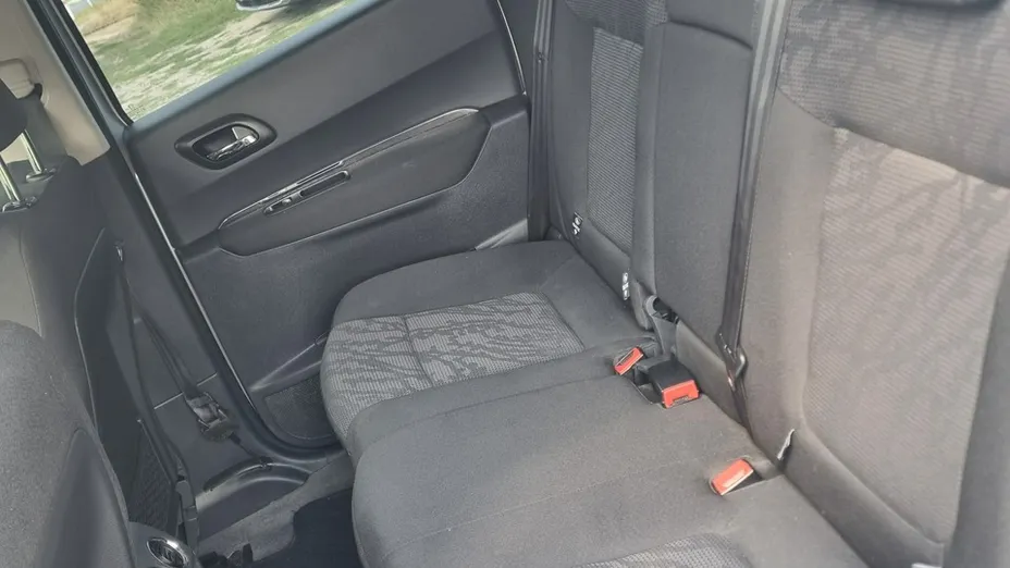PEUGEOT 3008 -