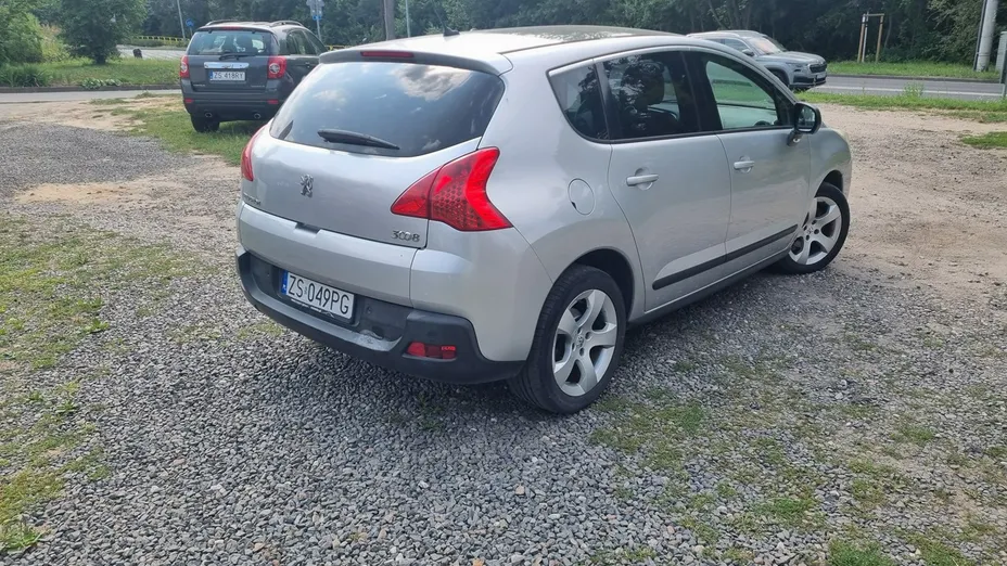 PEUGEOT 3008 -
