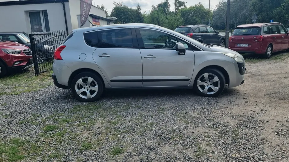 PEUGEOT 3008 -