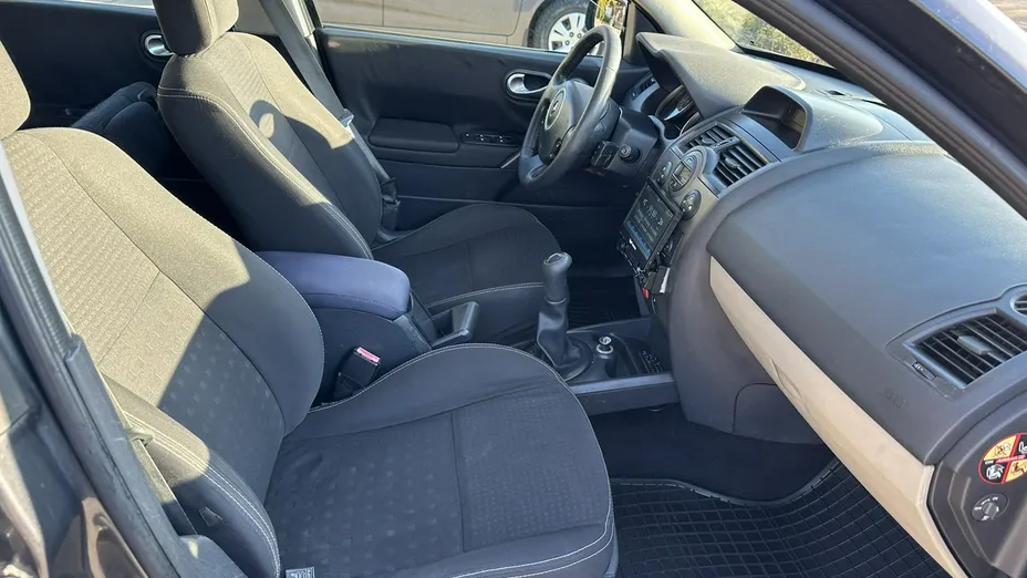 RENAULT Megane -