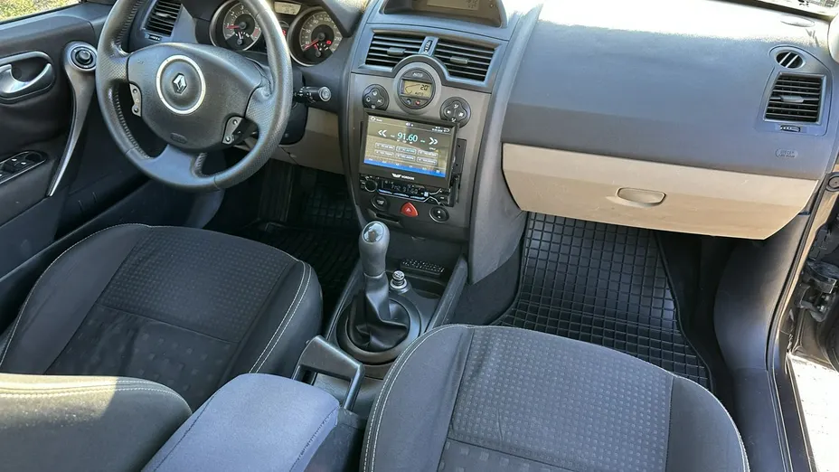 RENAULT Megane -