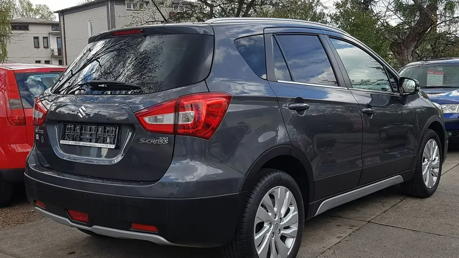 SUZUKI S-Cross -